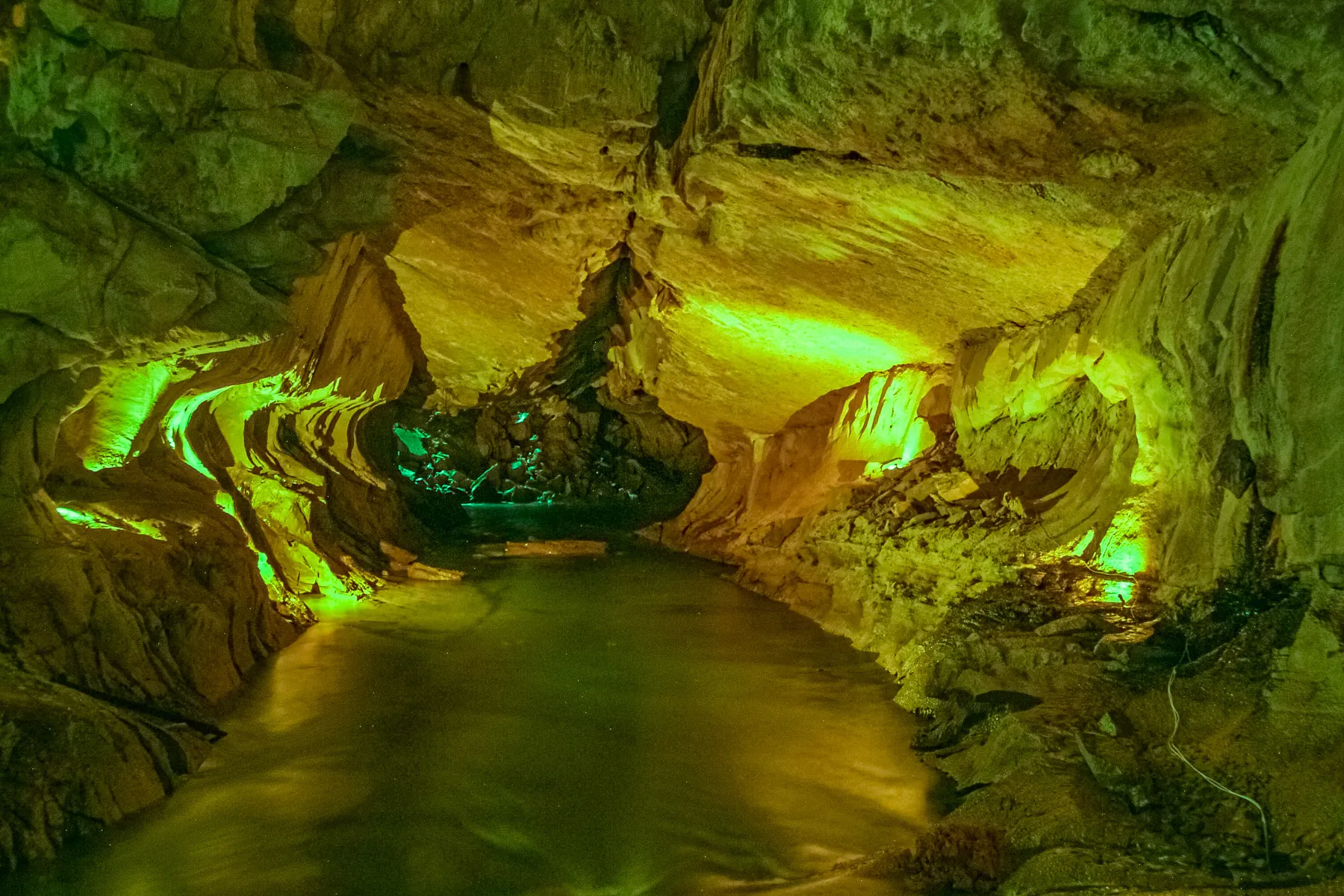 3d2n-sarawak-mulu-caves-safari-experience-tour-borneo-eco-tours